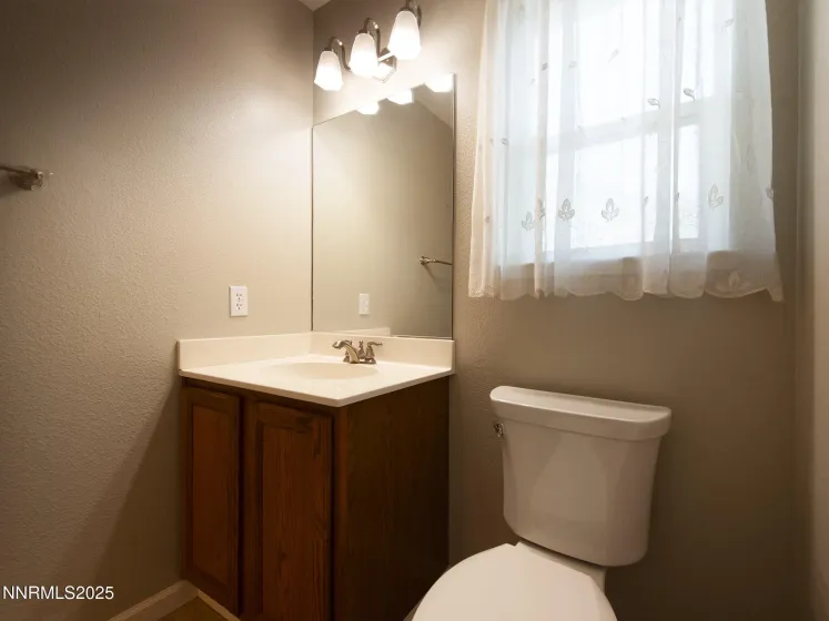 25 Nives, Sparks, Nevada 89441, 4 Bedrooms Bedrooms, ,3 BathroomsBathrooms,Residential,Residential,Nives,250057819