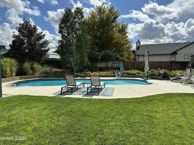 25 Nives, Sparks, Nevada 89441, 4 Bedrooms Bedrooms, ,3 BathroomsBathrooms,Residential,Residential,Nives,250057819