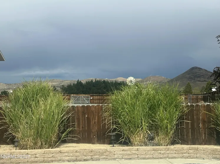 25 Nives, Sparks, Nevada 89441, 4 Bedrooms Bedrooms, ,3 BathroomsBathrooms,Residential,Residential,Nives,250057819