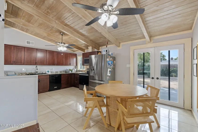 1121 Greenbrae, Sparks, Nevada 89431, 3 Bedrooms Bedrooms, ,1 BathroomBathrooms,Residential,Residential,Greenbrae,250056279