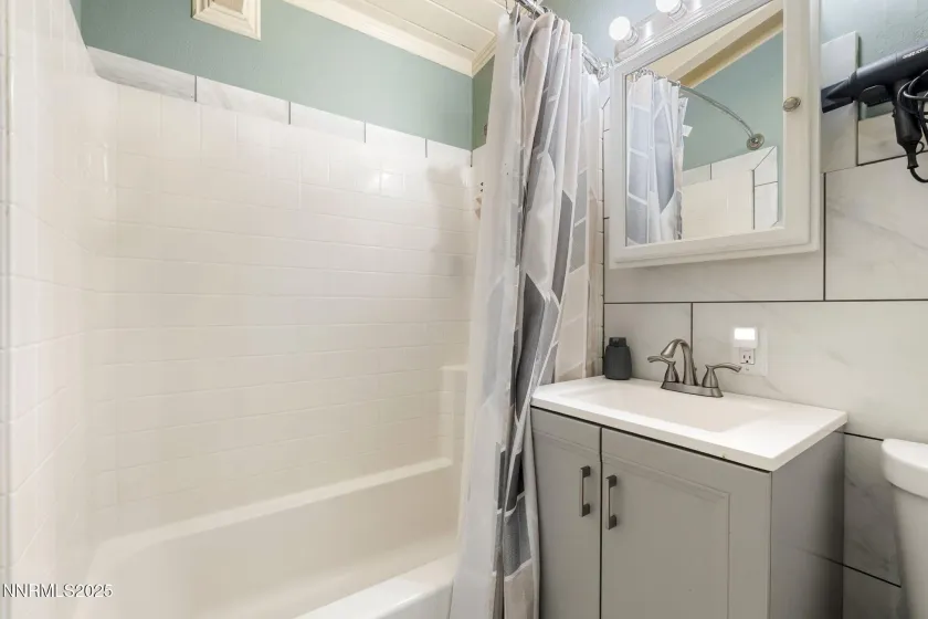 1121 Greenbrae, Sparks, Nevada 89431, 3 Bedrooms Bedrooms, ,1 BathroomBathrooms,Residential,Residential,Greenbrae,250056279