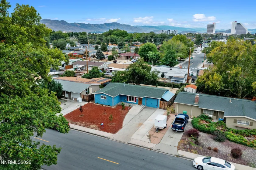 1121 Greenbrae, Sparks, Nevada 89431, 3 Bedrooms Bedrooms, ,1 BathroomBathrooms,Residential,Residential,Greenbrae,250056279