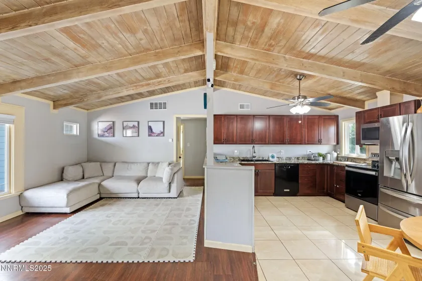 1121 Greenbrae, Sparks, Nevada 89431, 3 Bedrooms Bedrooms, ,1 BathroomBathrooms,Residential,Residential,Greenbrae,250056279