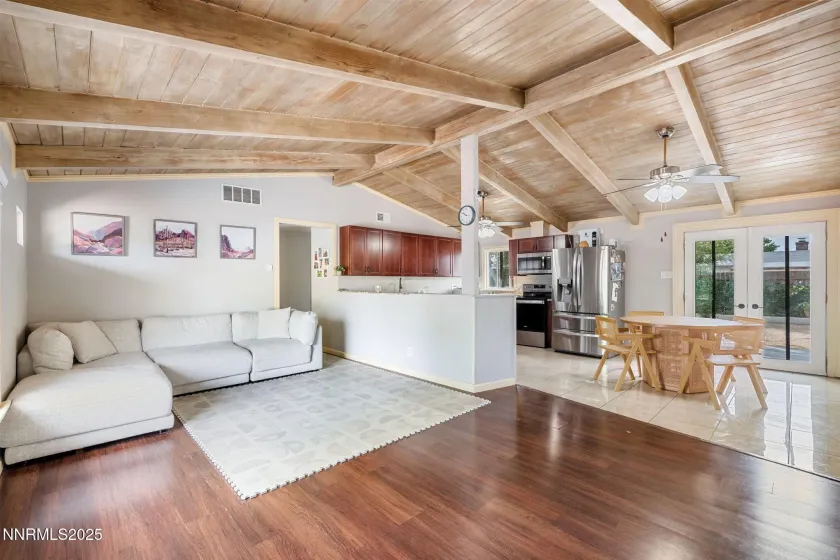 1121 Greenbrae, Sparks, Nevada 89431, 3 Bedrooms Bedrooms, ,1 BathroomBathrooms,Residential,Residential,Greenbrae,250056279