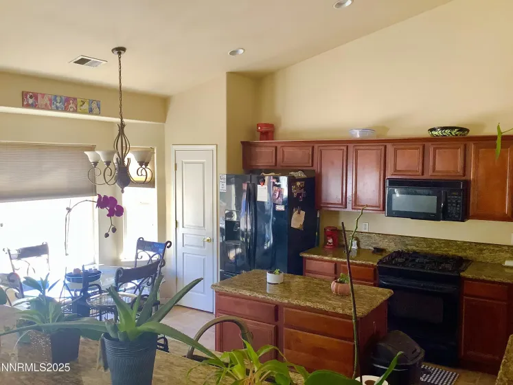 211 Shady Grove, Dayton, Nevada 89403, 3 Bedrooms Bedrooms, ,2 BathroomsBathrooms,Residential,Residential,Shady Grove,250057824