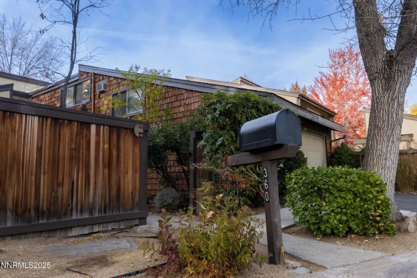 360 Riverview, Reno, Nevada 89509, 2 Bedrooms Bedrooms, ,2 BathroomsBathrooms,Residential,Residential,Riverview,250057827