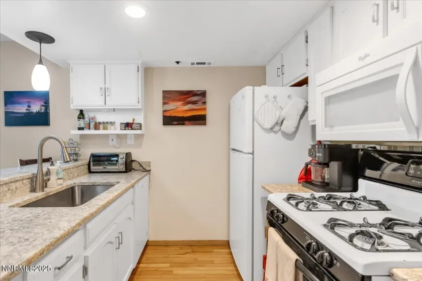 759 Boulder Ct, Stateline, Nevada 89449, 2 Bedrooms Bedrooms, ,2 BathroomsBathrooms,Residential,Residential,Boulder Ct,250057831