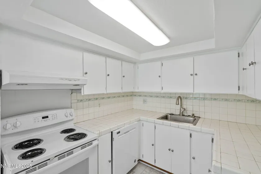 1889 Merchant, Sparks, Nevada 89431, 3 Bedrooms Bedrooms, ,2 BathroomsBathrooms,Residential,Residential,Merchant,250057834