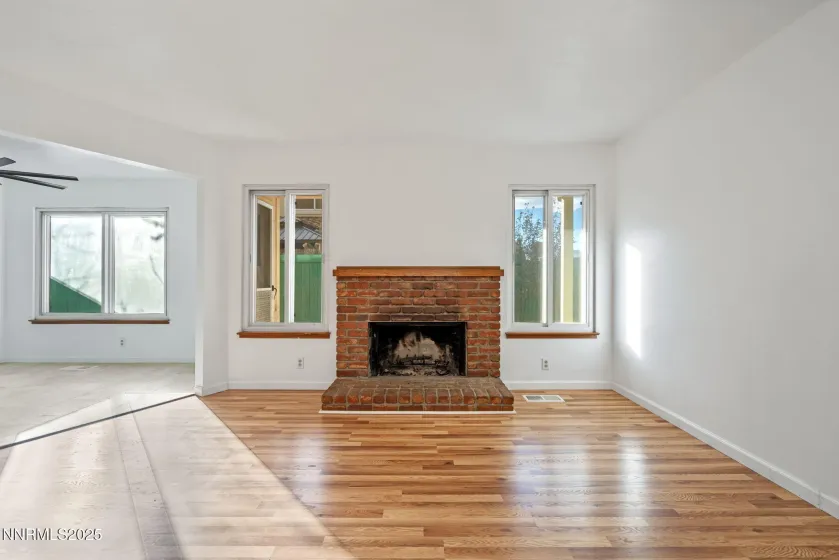 1889 Merchant, Sparks, Nevada 89431, 3 Bedrooms Bedrooms, ,2 BathroomsBathrooms,Residential,Residential,Merchant,250057834