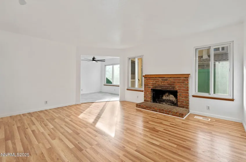 1889 Merchant, Sparks, Nevada 89431, 3 Bedrooms Bedrooms, ,2 BathroomsBathrooms,Residential,Residential,Merchant,250057834