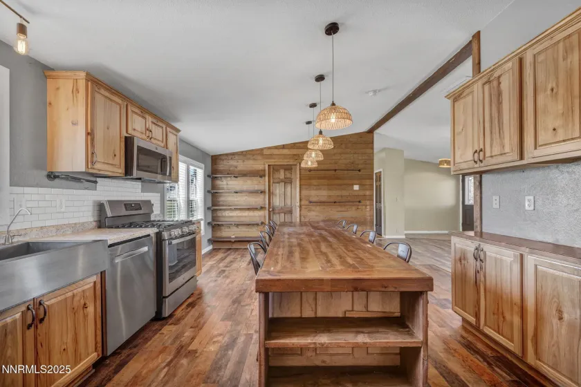 5225 White Oak, Silver Springs, Nevada 89429, 5 Bedrooms Bedrooms, ,3 BathroomsBathrooms,Residential,Residential,White Oak,250057833