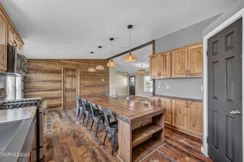 5225 White Oak, Silver Springs, Nevada 89429, 5 Bedrooms Bedrooms, ,3 BathroomsBathrooms,Residential,Residential,White Oak,250057833