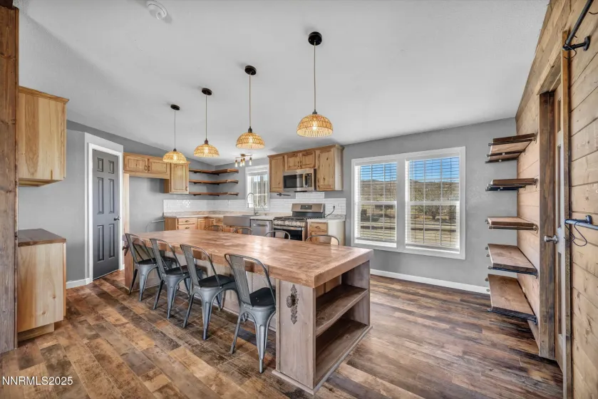 5225 White Oak, Silver Springs, Nevada 89429, 5 Bedrooms Bedrooms, ,3 BathroomsBathrooms,Residential,Residential,White Oak,250057833