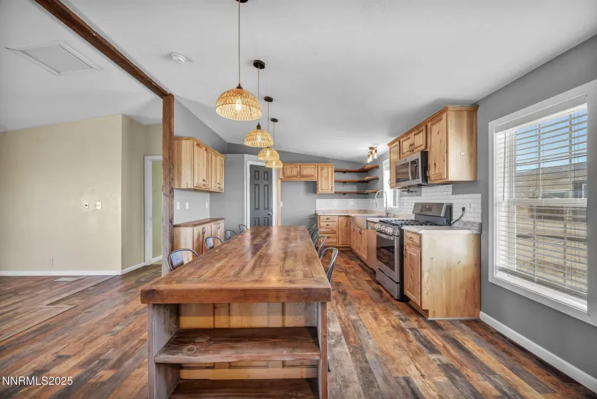 5225 White Oak, Silver Springs, Nevada 89429, 5 Bedrooms Bedrooms, ,3 BathroomsBathrooms,Residential,Residential,White Oak,250057833