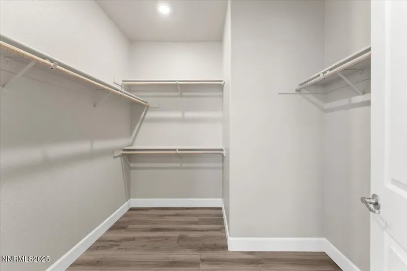 7090 Lemur Lndg, Sparks, Nevada 89436, 4 Bedrooms Bedrooms, ,2 BathroomsBathrooms,Residential,Residential,Lemur Lndg,250057835