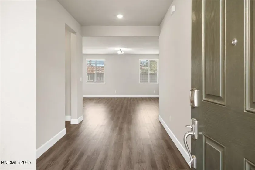 7090 Lemur Lndg, Sparks, Nevada 89436, 4 Bedrooms Bedrooms, ,2 BathroomsBathrooms,Residential,Residential,Lemur Lndg,250057835