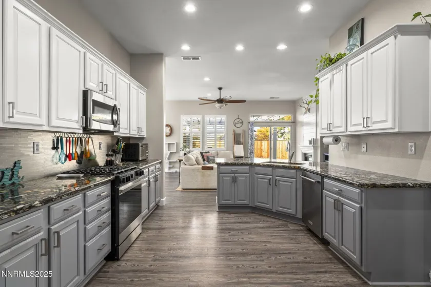 1360 Lambrays, Sparks, Nevada 89436, 4 Bedrooms Bedrooms, ,3 BathroomsBathrooms,Residential,Residential,Lambrays,250057838