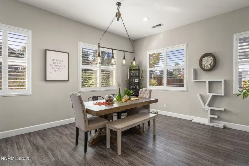 1360 Lambrays, Sparks, Nevada 89436, 4 Bedrooms Bedrooms, ,3 BathroomsBathrooms,Residential,Residential,Lambrays,250057838