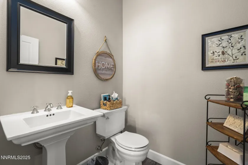 1360 Lambrays, Sparks, Nevada 89436, 4 Bedrooms Bedrooms, ,3 BathroomsBathrooms,Residential,Residential,Lambrays,250057838