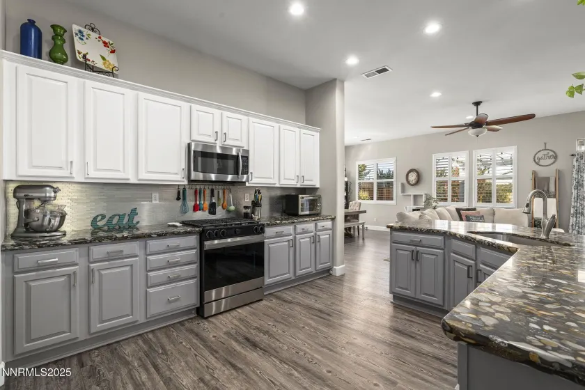 1360 Lambrays, Sparks, Nevada 89436, 4 Bedrooms Bedrooms, ,3 BathroomsBathrooms,Residential,Residential,Lambrays,250057838