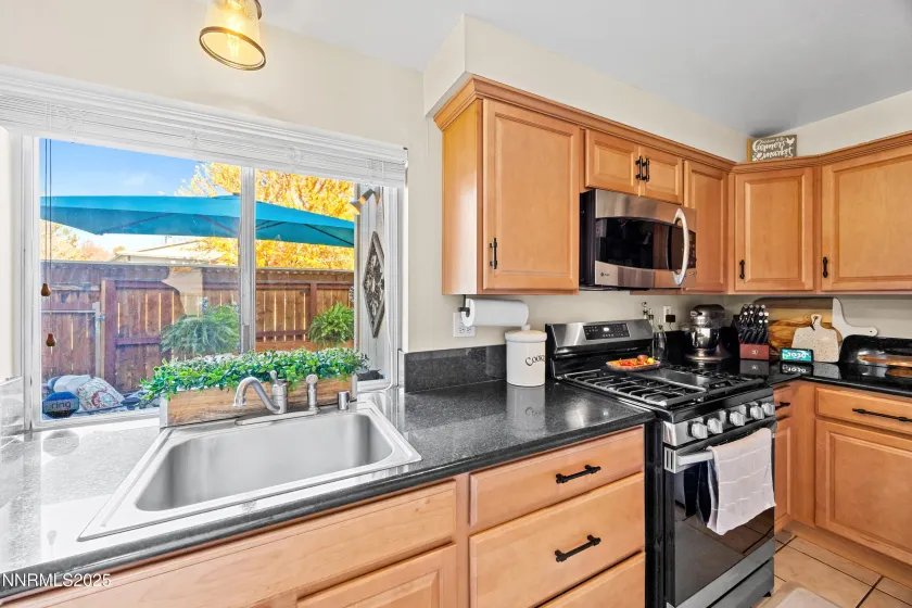 949 Crestwood, Sparks, Nevada 89434, 3 Bedrooms Bedrooms, ,2 BathroomsBathrooms,Residential,Residential,Crestwood,250057843