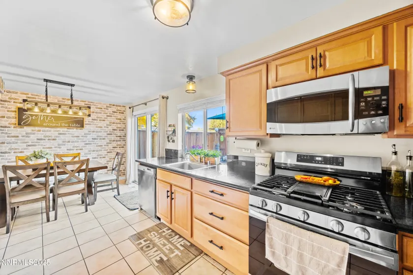 949 Crestwood, Sparks, Nevada 89434, 3 Bedrooms Bedrooms, ,2 BathroomsBathrooms,Residential,Residential,Crestwood,250057843