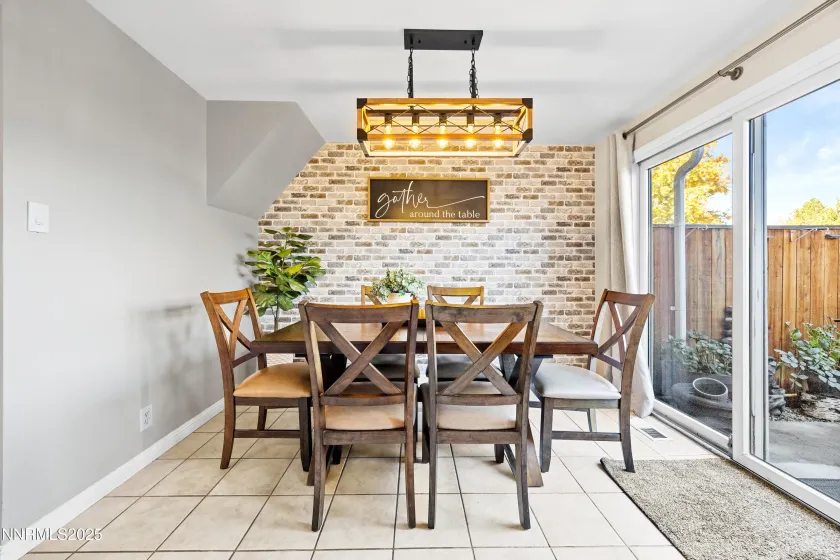 949 Crestwood, Sparks, Nevada 89434, 3 Bedrooms Bedrooms, ,2 BathroomsBathrooms,Residential,Residential,Crestwood,250057843