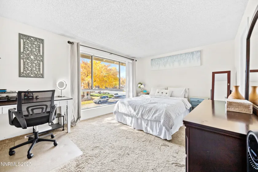 949 Crestwood, Sparks, Nevada 89434, 3 Bedrooms Bedrooms, ,2 BathroomsBathrooms,Residential,Residential,Crestwood,250057843