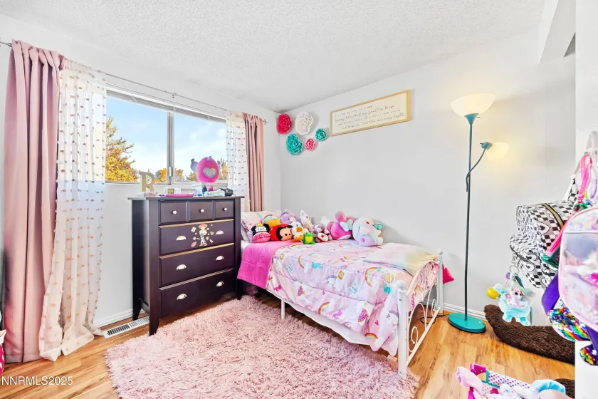 949 Crestwood, Sparks, Nevada 89434, 3 Bedrooms Bedrooms, ,2 BathroomsBathrooms,Residential,Residential,Crestwood,250057843