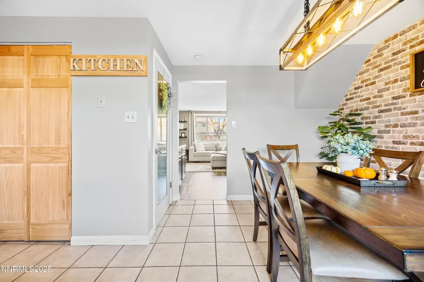 949 Crestwood, Sparks, Nevada 89434, 3 Bedrooms Bedrooms, ,2 BathroomsBathrooms,Residential,Residential,Crestwood,250057843