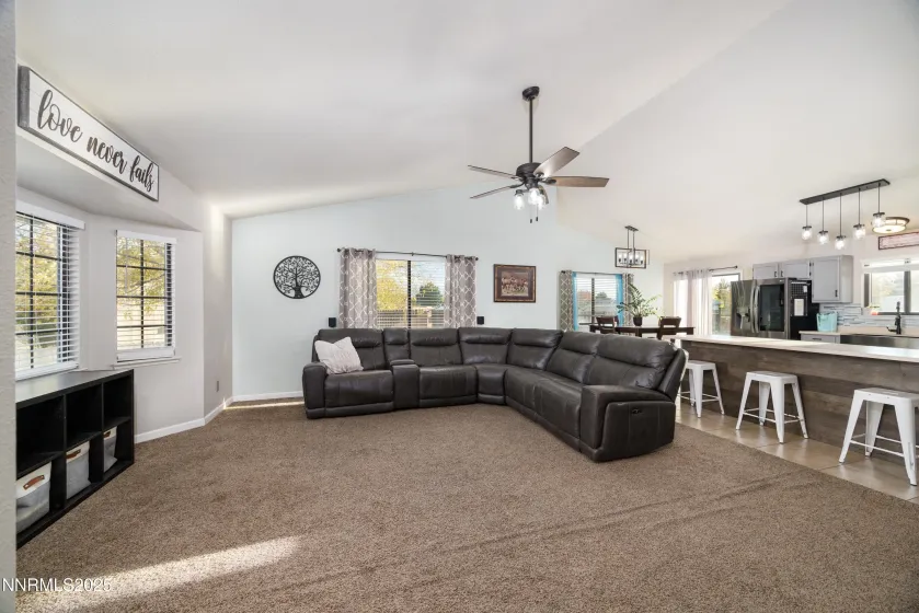 45 Sheena, Sparks, Nevada 89436, 3 Bedrooms Bedrooms, ,2 BathroomsBathrooms,Residential,Residential,Sheena,250057850