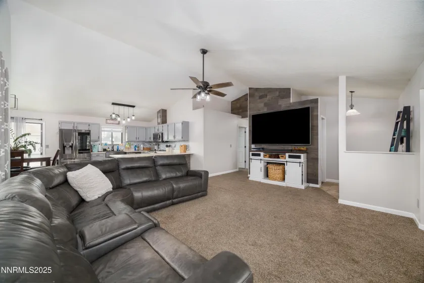 45 Sheena, Sparks, Nevada 89436, 3 Bedrooms Bedrooms, ,2 BathroomsBathrooms,Residential,Residential,Sheena,250057850