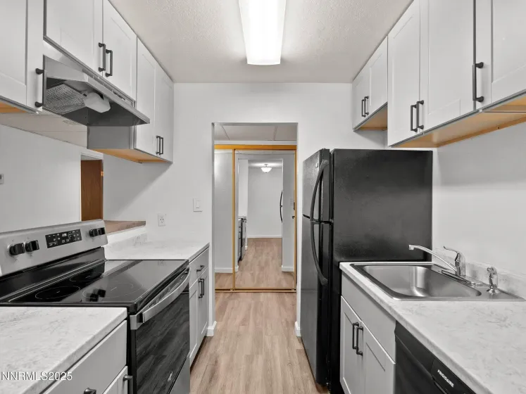 2955 Lakeside, Reno, Nevada 89509, 2 Bedrooms Bedrooms, ,1 BathroomBathrooms,Residential,Residential,Lakeside,250057851