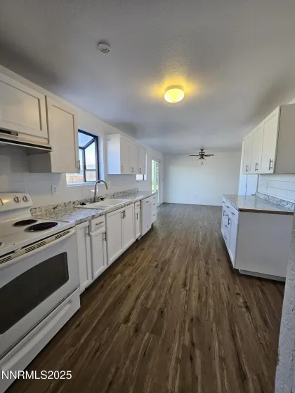 1312 Jobs Peak, Gardnerville, Nevada 89460, 3 Bedrooms Bedrooms, ,3 BathroomsBathrooms,Residential,Residential,Jobs Peak,250057862