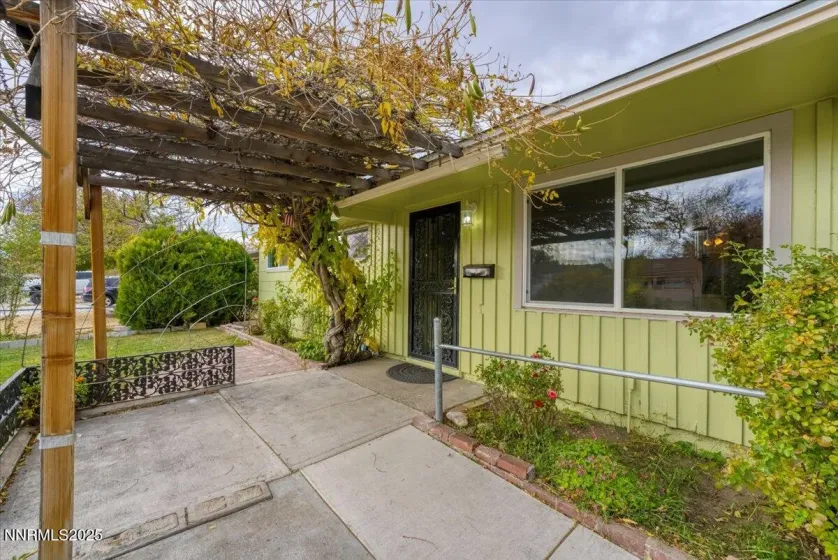 1110 Xman, Sparks, Nevada 89431, 4 Bedrooms Bedrooms, ,2 BathroomsBathrooms,Residential,Residential,Xman,250057864