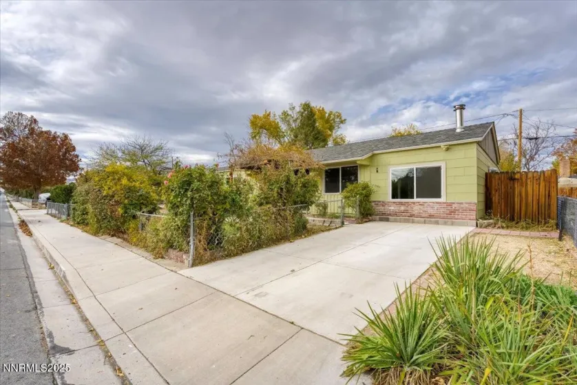 1110 Xman, Sparks, Nevada 89431, 4 Bedrooms Bedrooms, ,2 BathroomsBathrooms,Residential,Residential,Xman,250057864