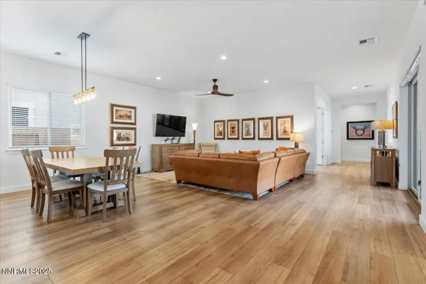 2209 Leathermans, Reno, Nevada 89521, 2 Bedrooms Bedrooms, ,3 BathroomsBathrooms,Residential,Residential,Leathermans,250057867