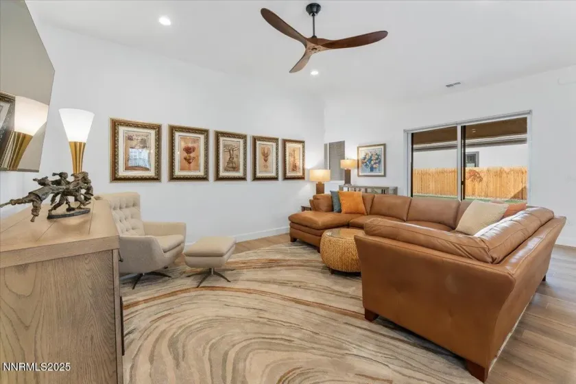 2209 Leathermans, Reno, Nevada 89521, 2 Bedrooms Bedrooms, ,3 BathroomsBathrooms,Residential,Residential,Leathermans,250057867