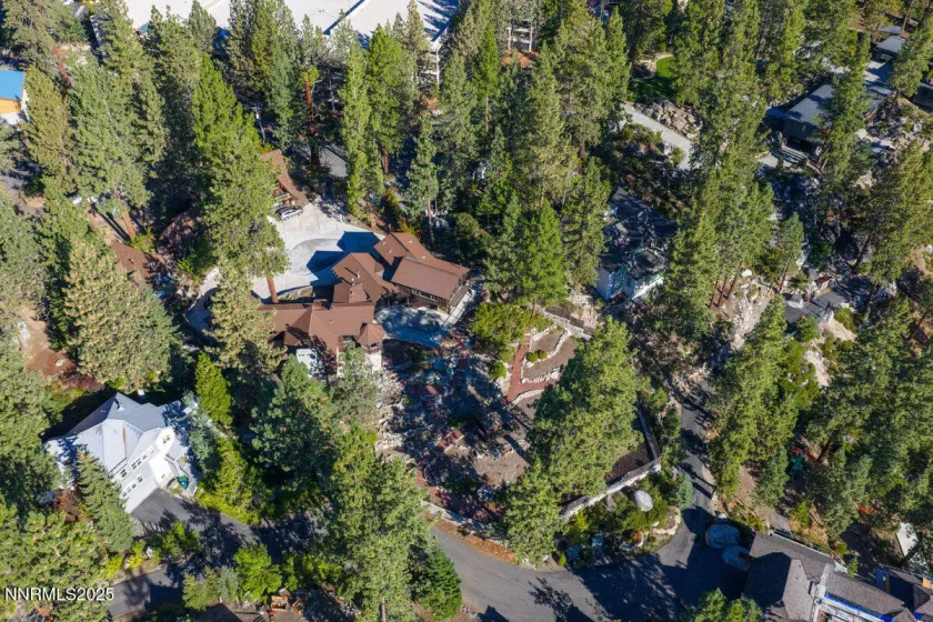 20 Calaneva, Crystal Bay, Nevada 89402, 9 Bedrooms Bedrooms, ,10 BathroomsBathrooms,Residential,Residential,Calaneva,250057877