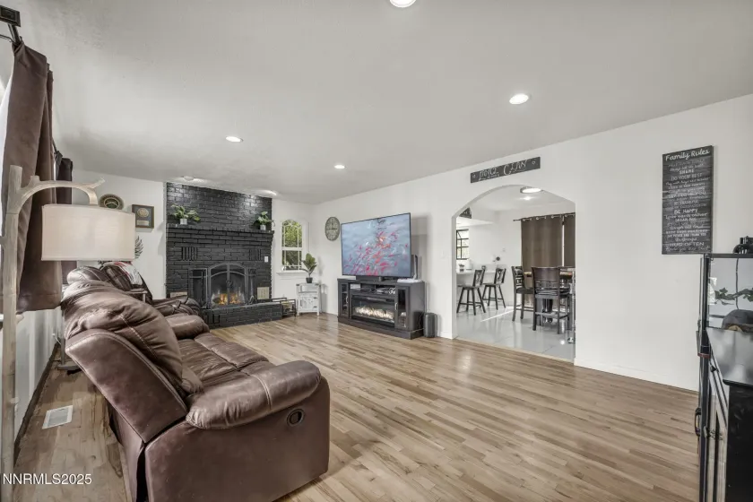 3020 Kings, Reno, Nevada 89503, 4 Bedrooms Bedrooms, ,2 BathroomsBathrooms,Residential,Residential,Kings,250057893