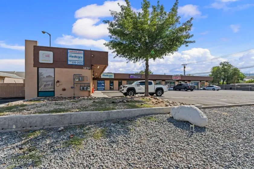 1870 Vassar, Reno, Nevada 89510, ,Commercial Sale,Residential,Vassar,250057894