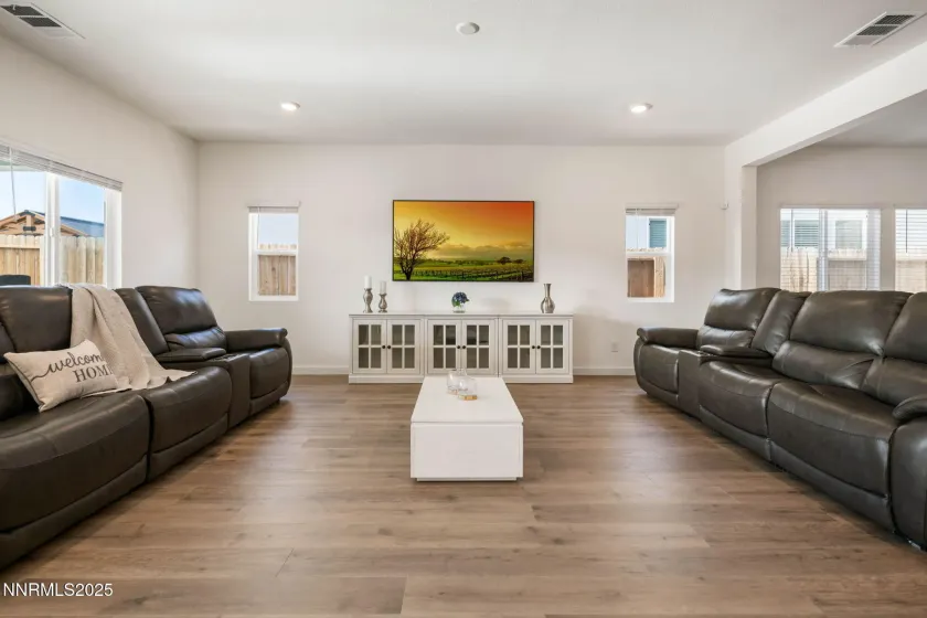 707 Butte Creek, Dayton, Nevada 89403, 4 Bedrooms Bedrooms, ,3 BathroomsBathrooms,Residential,Residential,Butte Creek,250057900