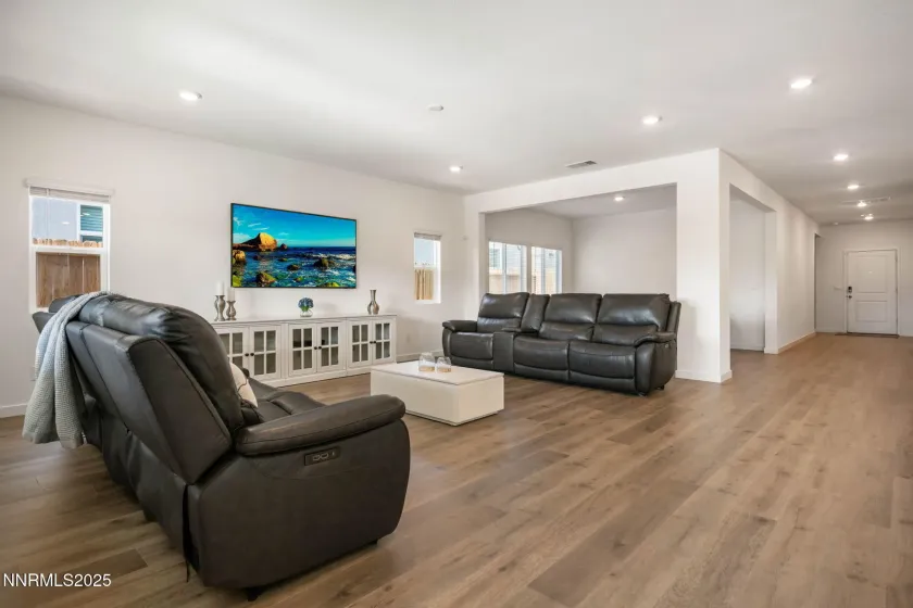 707 Butte Creek, Dayton, Nevada 89403, 4 Bedrooms Bedrooms, ,3 BathroomsBathrooms,Residential,Residential,Butte Creek,250057900