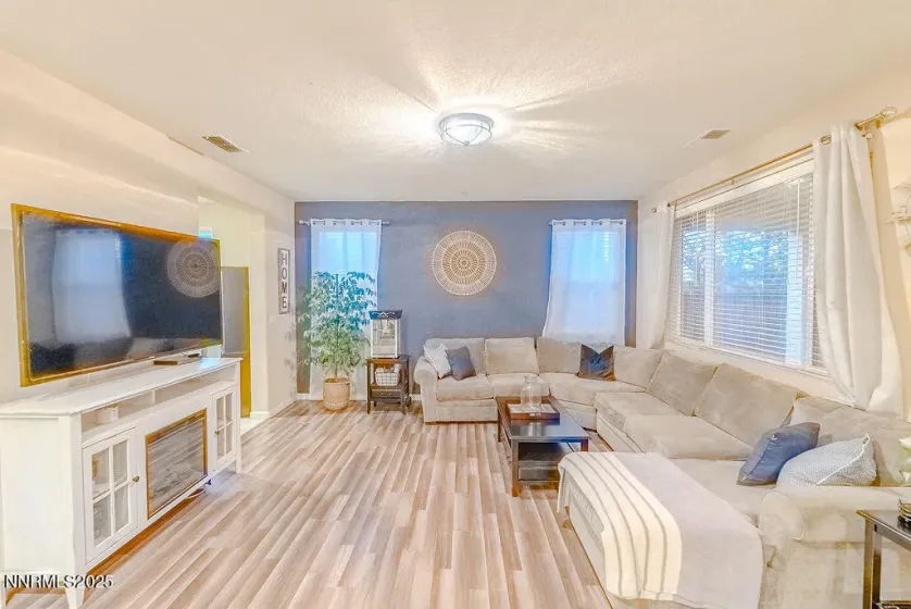 2874 Garda, Sparks, Nevada 89434, 3 Bedrooms Bedrooms, ,3 BathroomsBathrooms,Residential,Residential,Garda,250057902