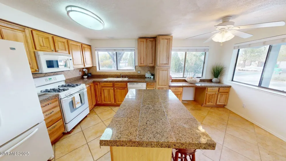 140 Hercules, Sparks, Nevada 89441, 3 Bedrooms Bedrooms, ,2 BathroomsBathrooms,Residential,Residential,Hercules,250057907