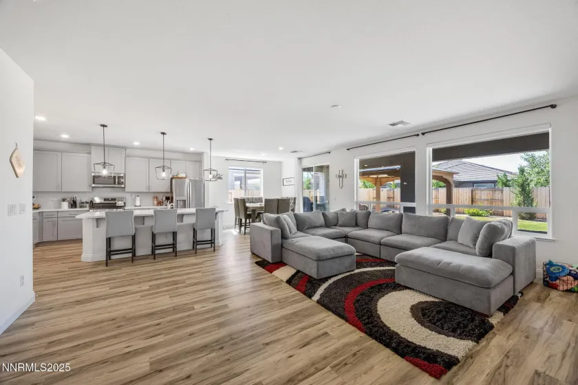 1010 Garden Pond, Sparks, Nevada 89441, 5 Bedrooms Bedrooms, ,3 BathroomsBathrooms,Residential,Residential,Garden Pond,250057918