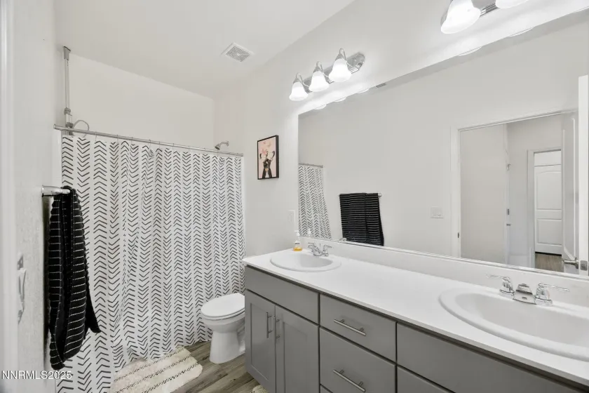 1010 Garden Pond, Sparks, Nevada 89441, 5 Bedrooms Bedrooms, ,3 BathroomsBathrooms,Residential,Residential,Garden Pond,250057918