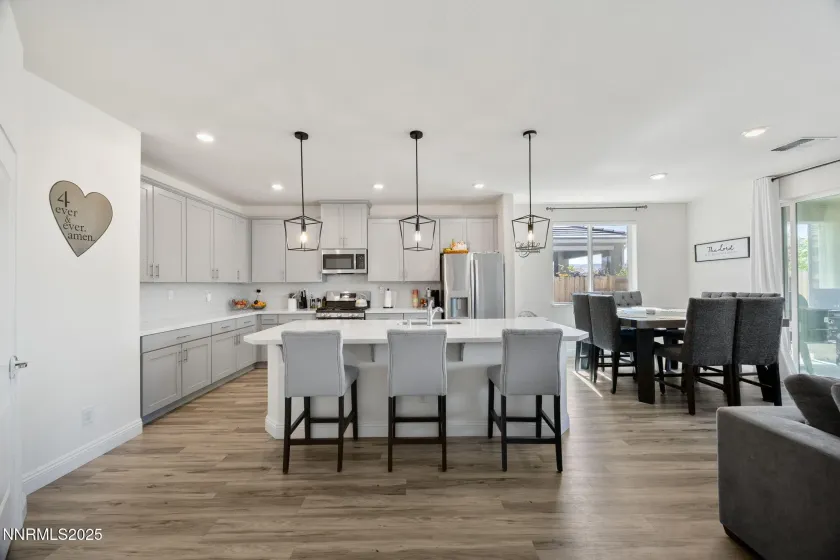 1010 Garden Pond, Sparks, Nevada 89441, 5 Bedrooms Bedrooms, ,3 BathroomsBathrooms,Residential,Residential,Garden Pond,250057918