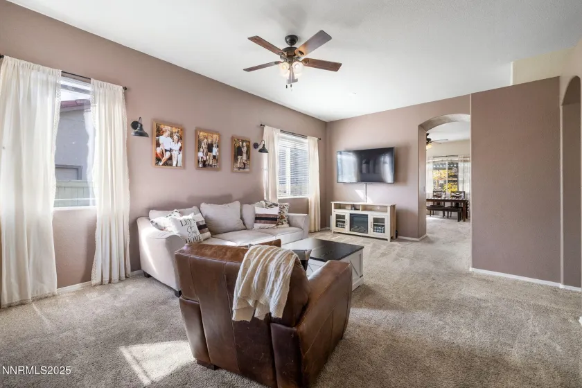 1641 Box Canyon, Reno, Nevada 89521, 4 Bedrooms Bedrooms, ,2 BathroomsBathrooms,Residential,Residential,Box Canyon,250057928