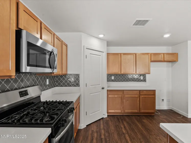 214 Green, Dayton, Nevada 89403, 3 Bedrooms Bedrooms, ,2 BathroomsBathrooms,Residential,Residential,Green,250057932